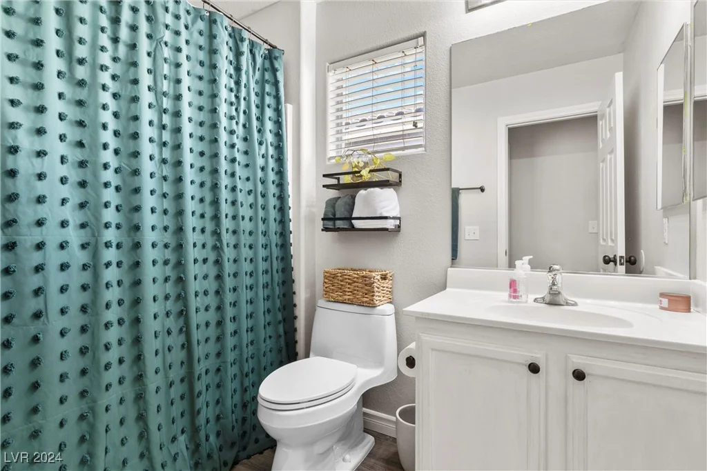 9532 Parker Springs, Las Vegas, NV 89166