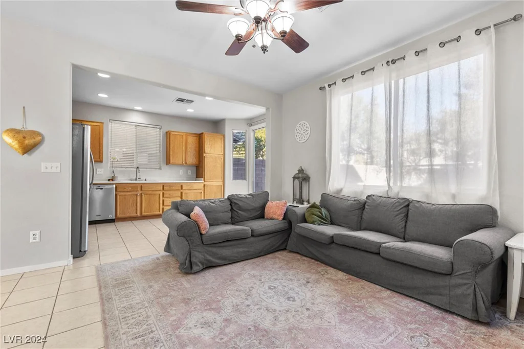 9532 Parker Springs, Las Vegas, NV 89166
