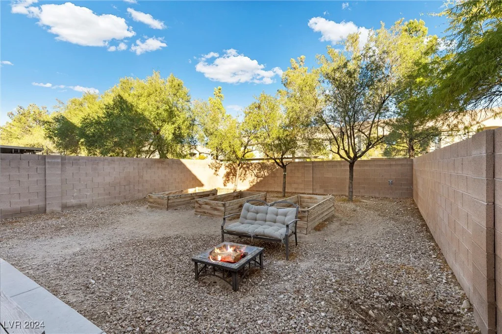 9532 Parker Springs, Las Vegas, NV 89166