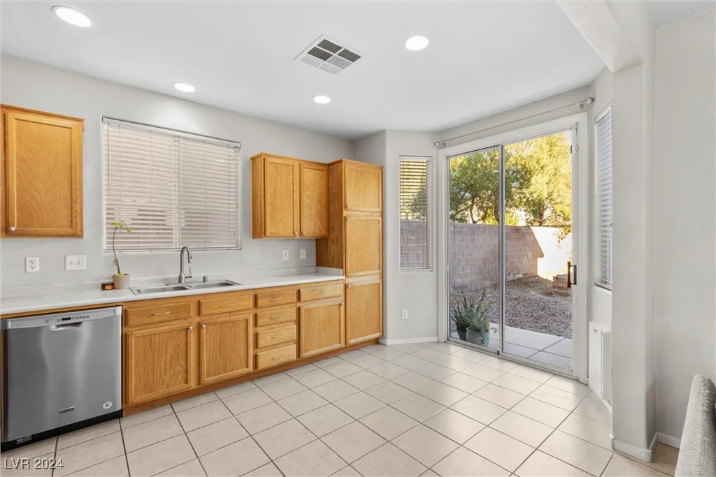 9532 Parker Springs, Las Vegas, NV 89166