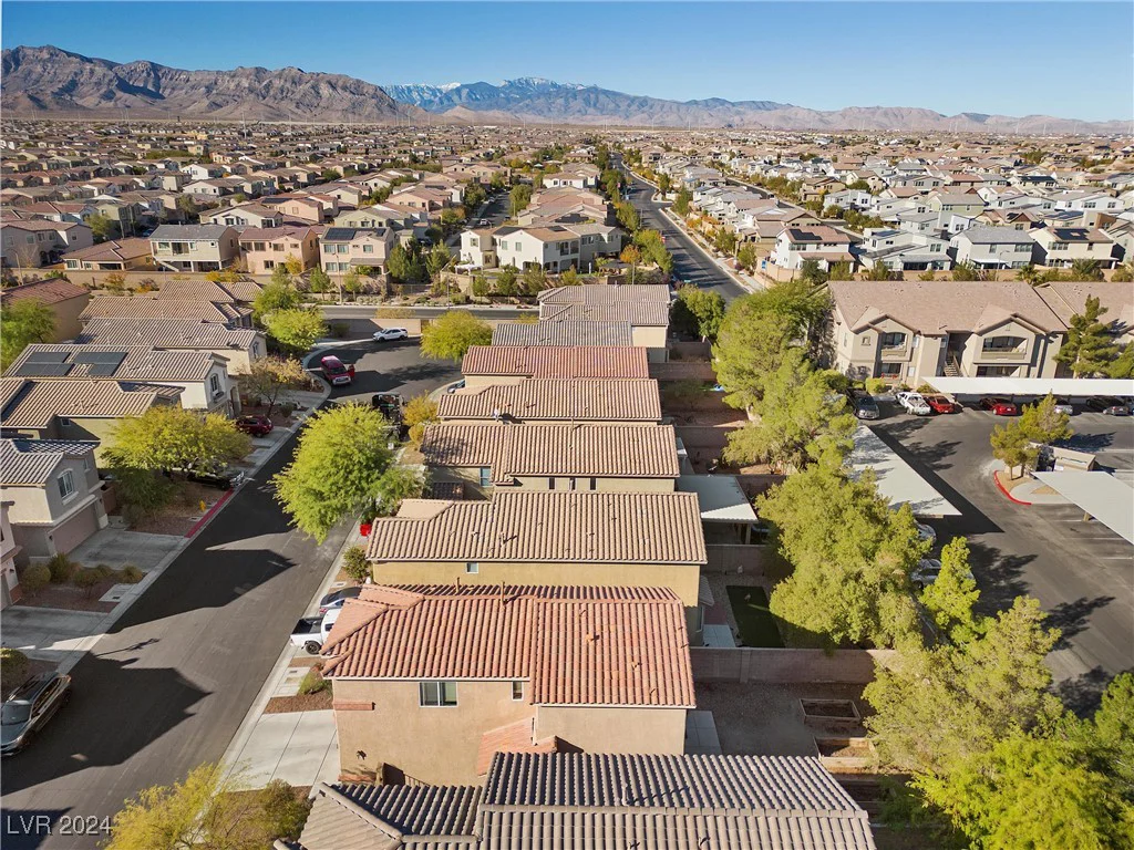 9532 Parker Springs, Las Vegas, NV 89166