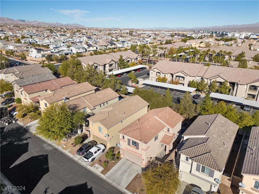 9532 Parker Springs, Las Vegas, NV 89166