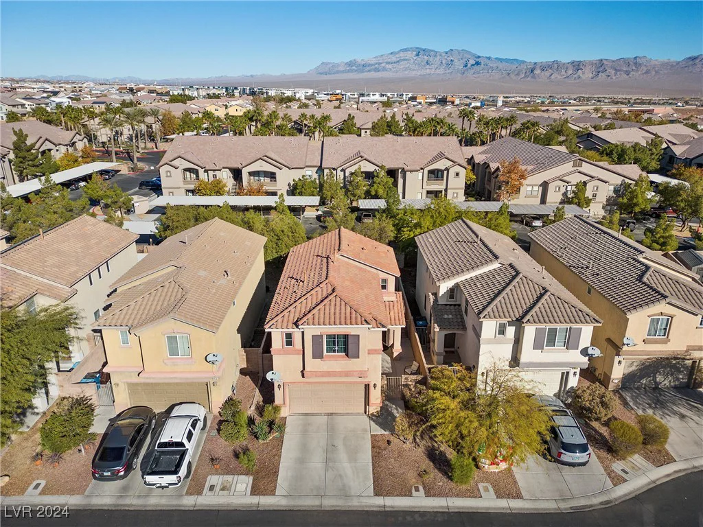 9532 Parker Springs, Las Vegas, NV 89166