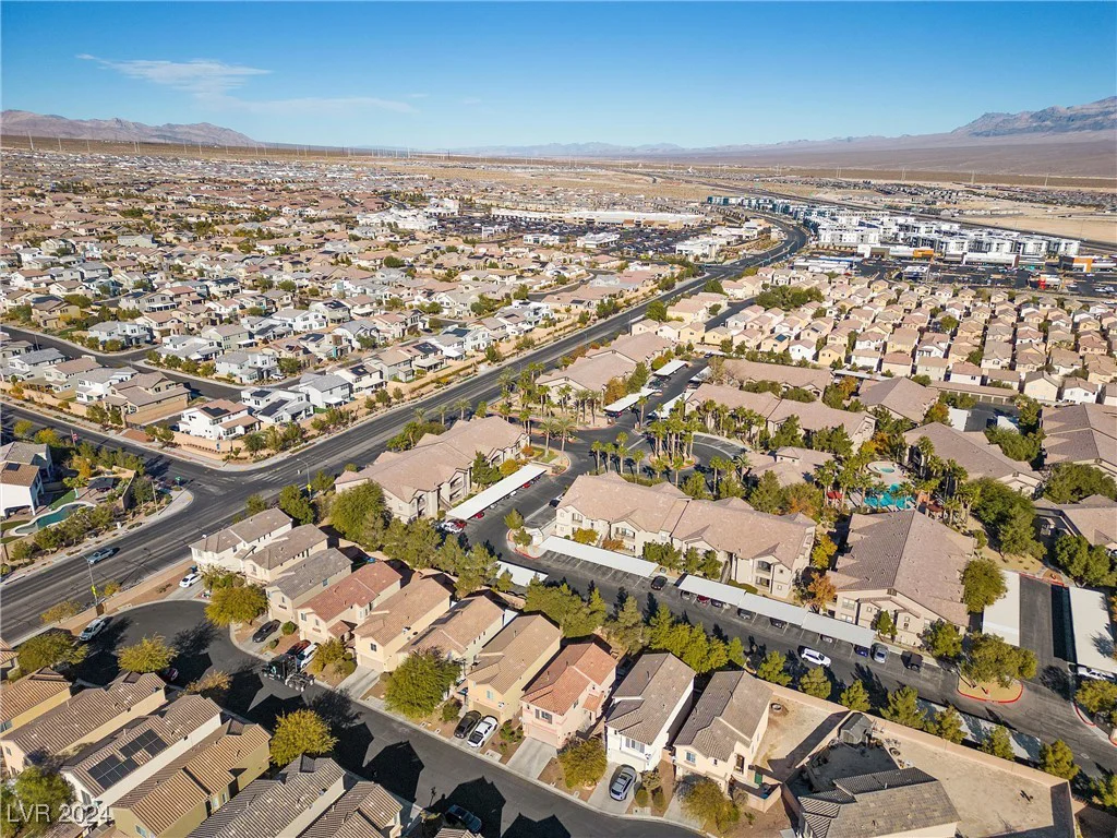9532 Parker Springs, Las Vegas, NV 89166