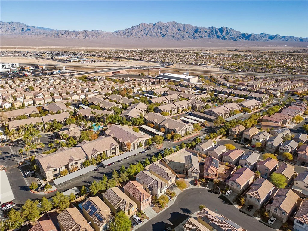 9532 Parker Springs, Las Vegas, NV 89166