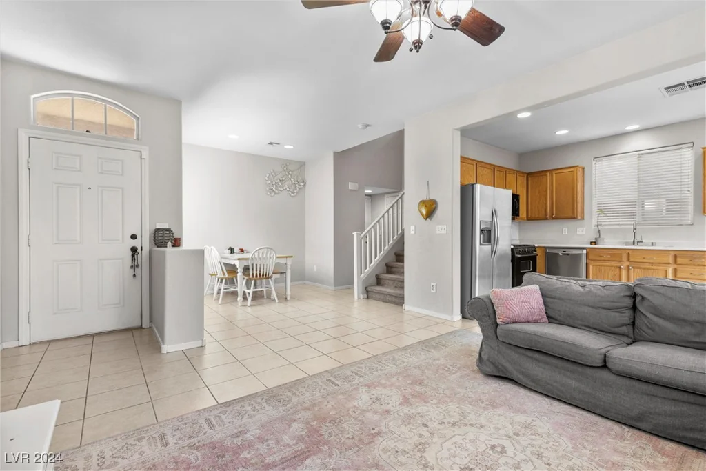 9532 Parker Springs, Las Vegas, NV 89166
