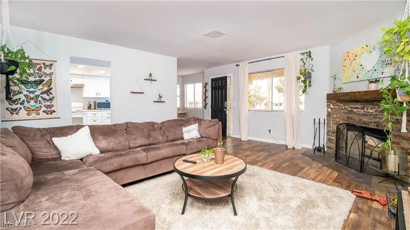 7944 Diamond Rock, Las Vegas, NV 89128