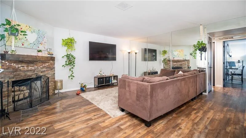 7944 Diamond Rock, Las Vegas, NV 89128