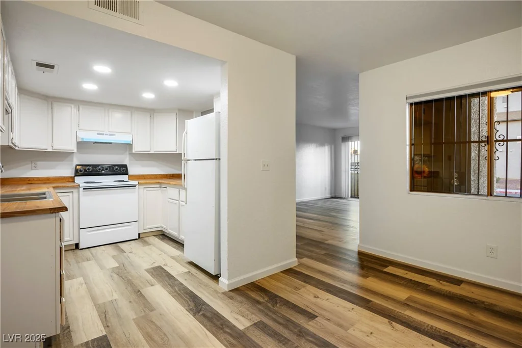 3790 Shirebrook, Las Vegas, NV 89115