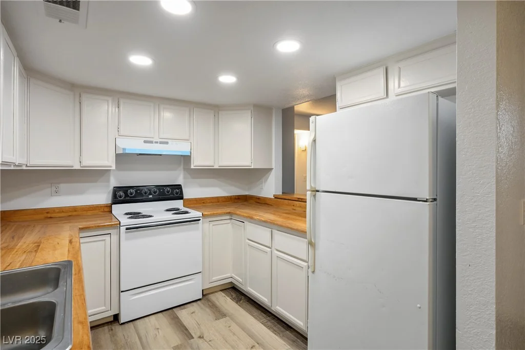 3790 Shirebrook, Las Vegas, NV 89115