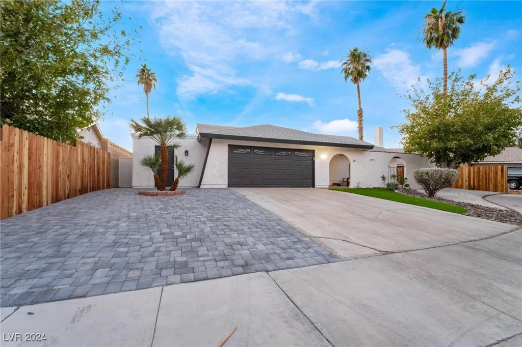 4261 El Moor, Las Vegas, NV 89121