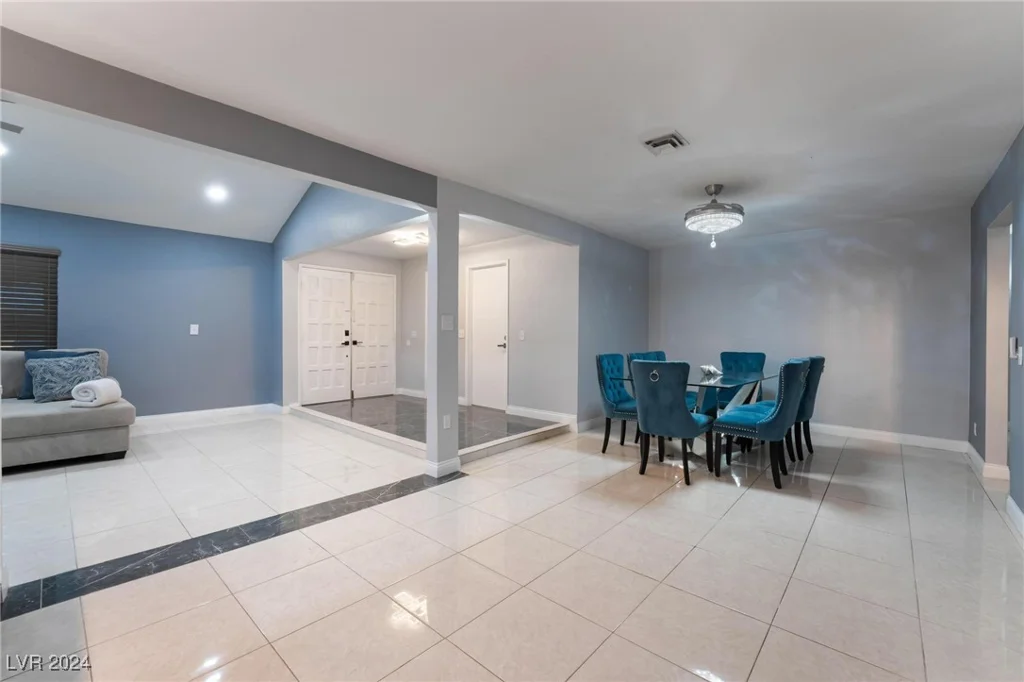 4261 El Moor, Las Vegas, NV 89121