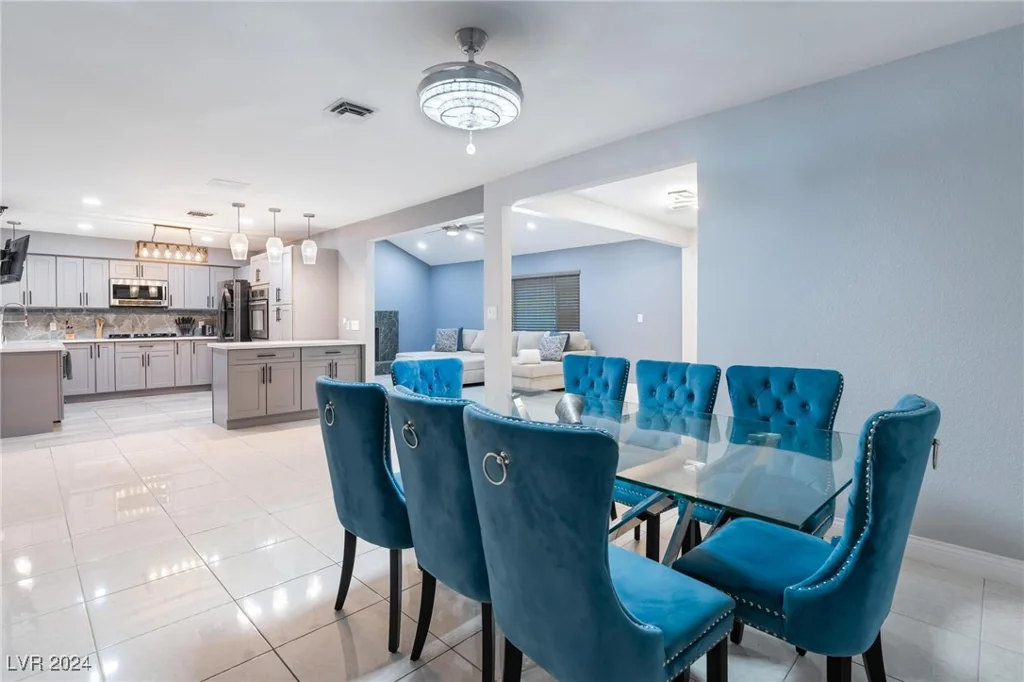 4261 El Moor, Las Vegas, NV 89121