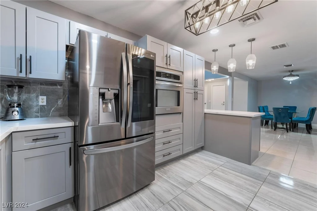 4261 El Moor, Las Vegas, NV 89121