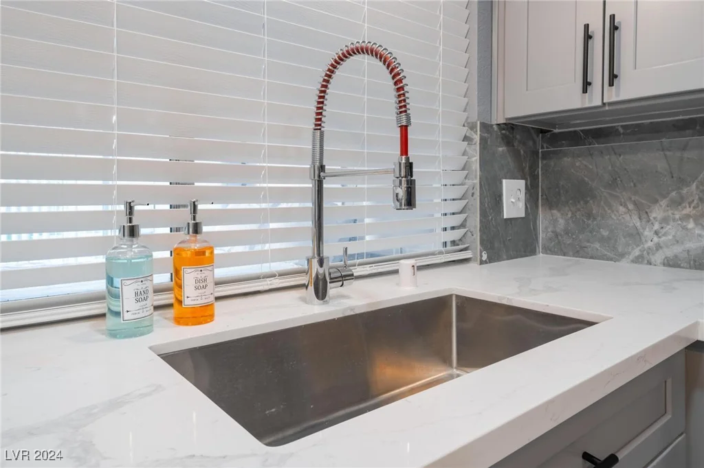 4261 El Moor, Las Vegas, NV 89121