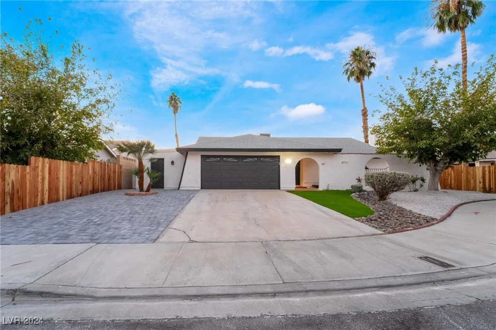 4261 El Moor, Las Vegas, NV 89121