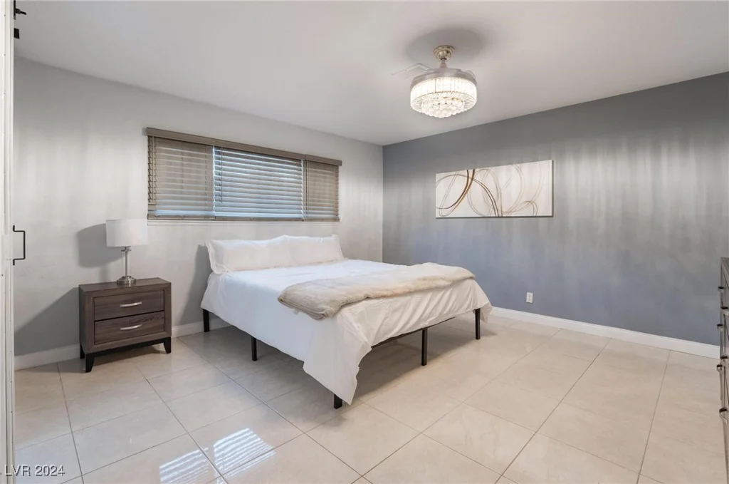 4261 El Moor, Las Vegas, NV 89121
