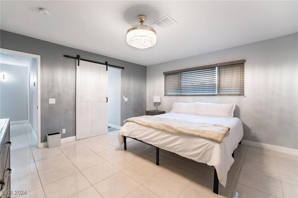 4261 El Moor, Las Vegas, NV 89121