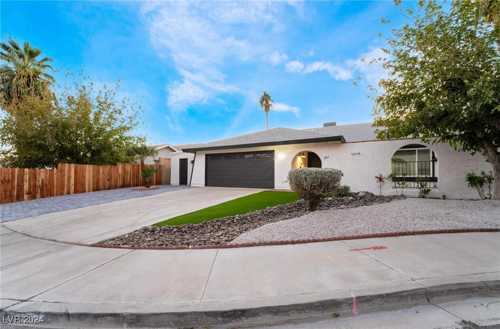 4261 El Moor, Las Vegas, NV 89121