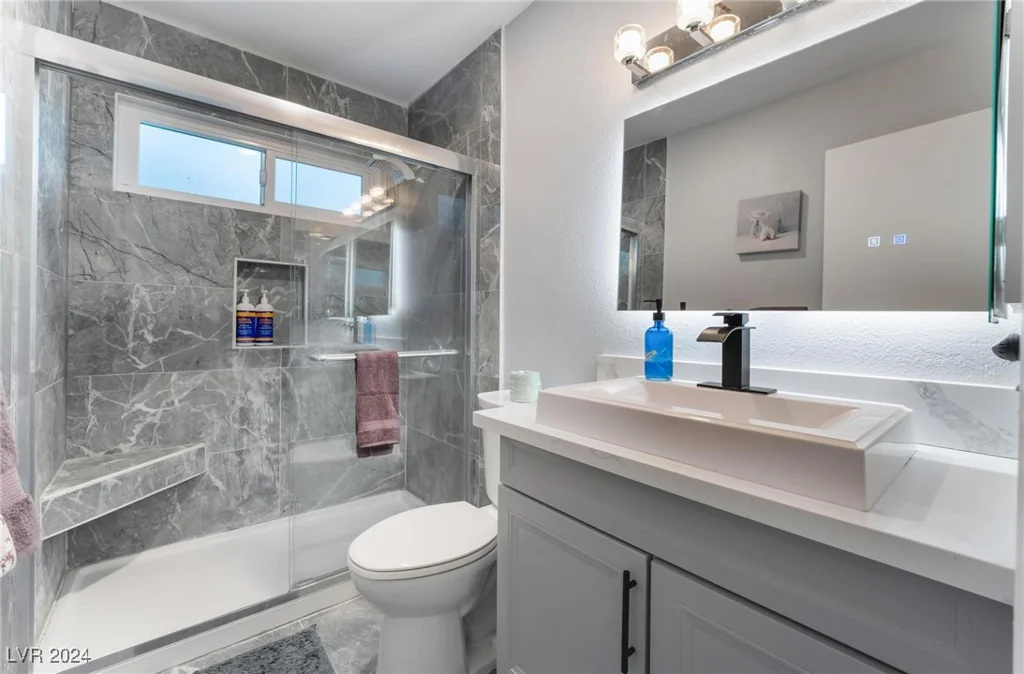 4261 El Moor, Las Vegas, NV 89121