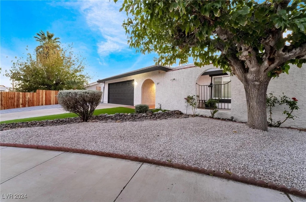 4261 El Moor, Las Vegas, NV 89121