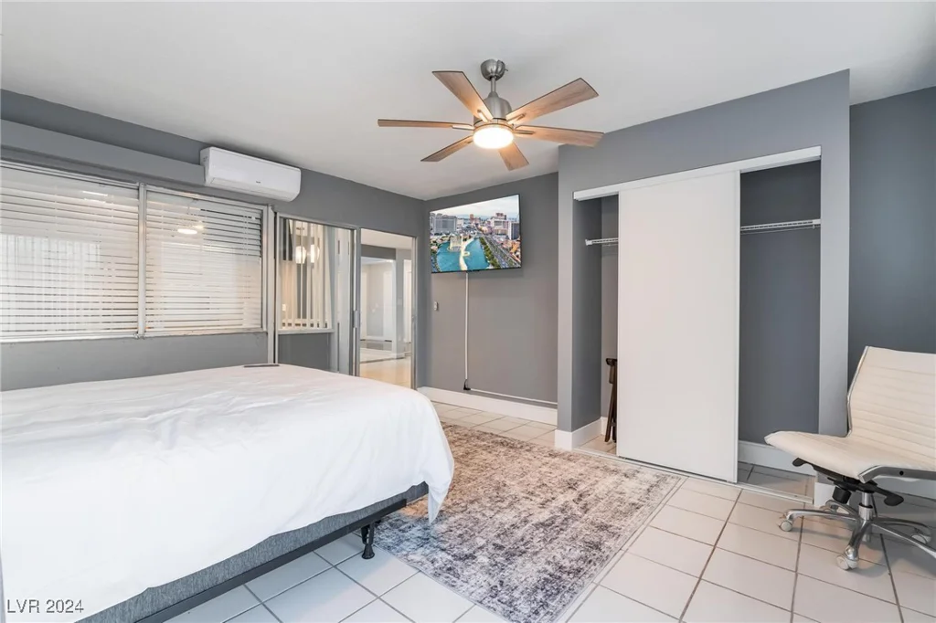 4261 El Moor, Las Vegas, NV 89121