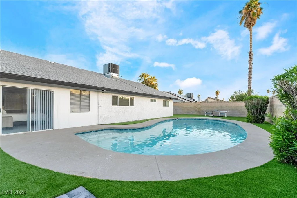 4261 El Moor, Las Vegas, NV 89121