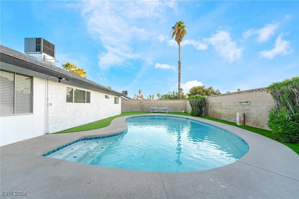 4261 El Moor, Las Vegas, NV 89121