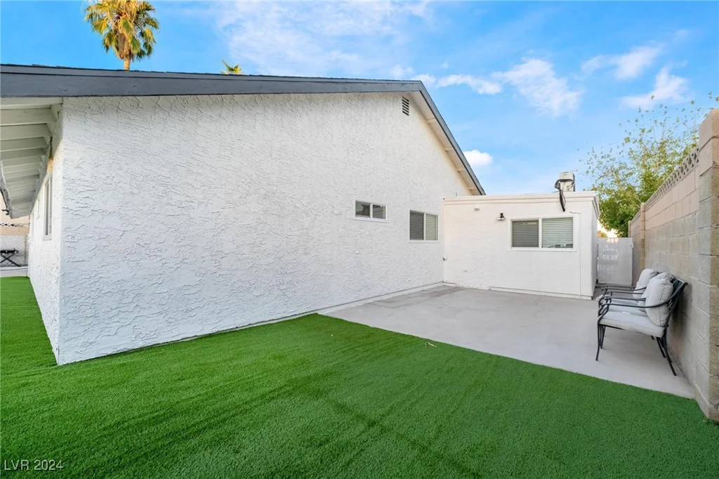 4261 El Moor, Las Vegas, NV 89121