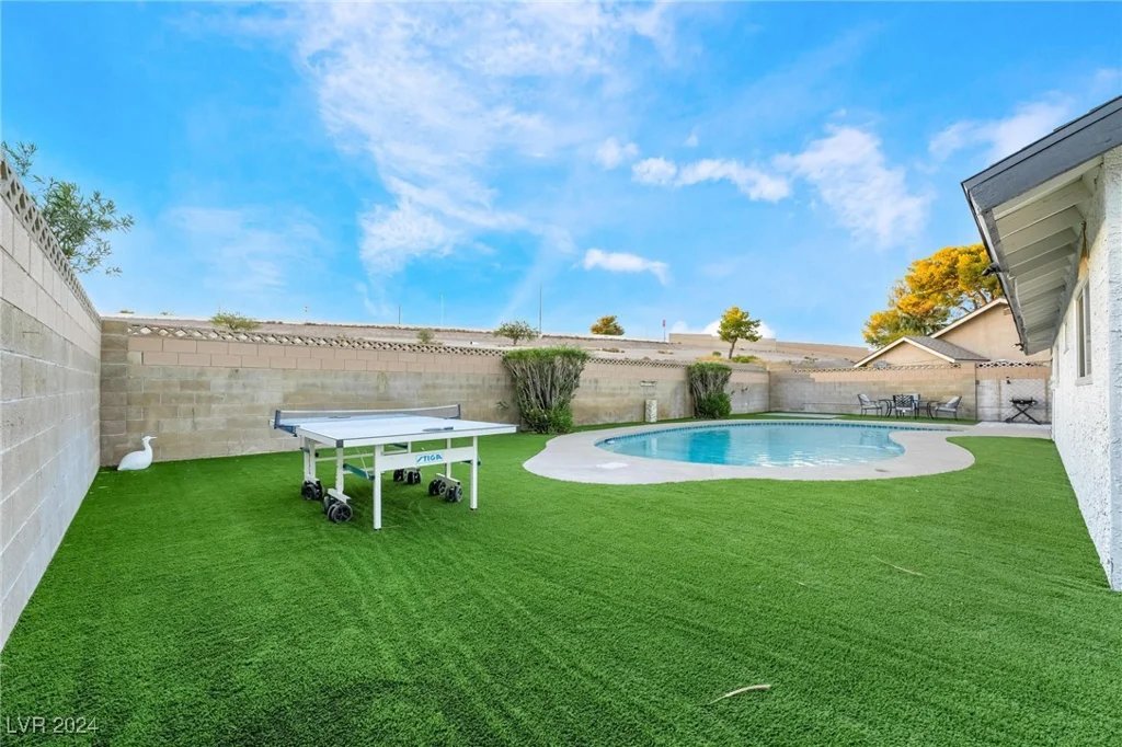 4261 El Moor, Las Vegas, NV 89121