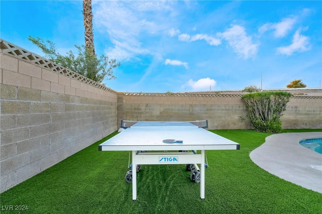 4261 El Moor, Las Vegas, NV 89121