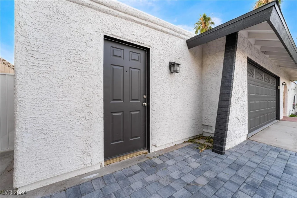 4261 El Moor, Las Vegas, NV 89121