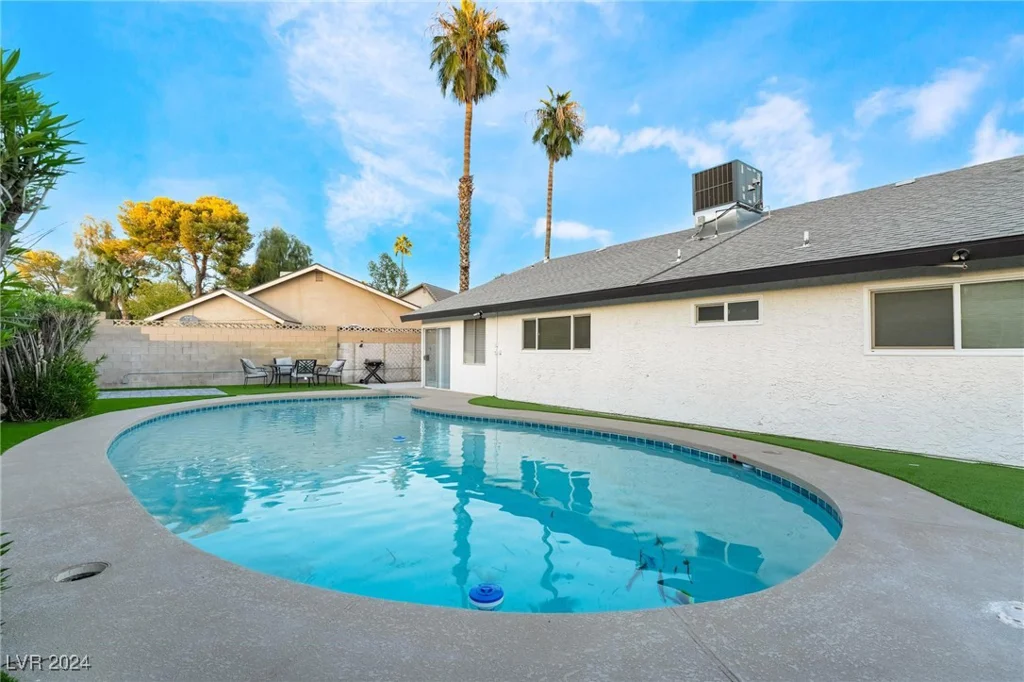 4261 El Moor, Las Vegas, NV 89121