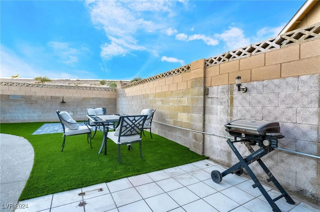 4261 El Moor, Las Vegas, NV 89121