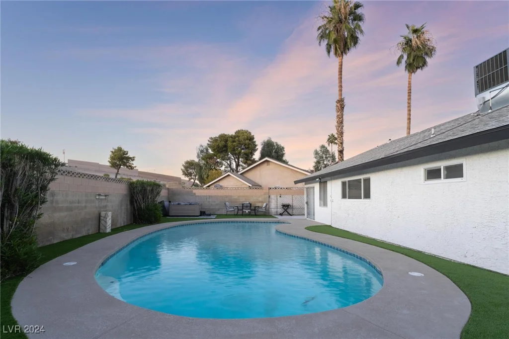 4261 El Moor, Las Vegas, NV 89121