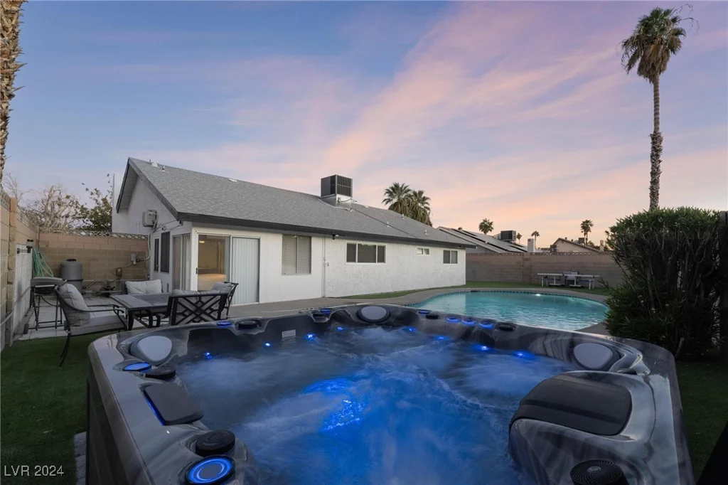 4261 El Moor, Las Vegas, NV 89121