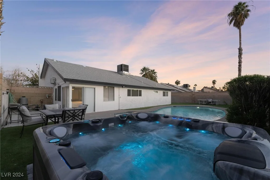 4261 El Moor, Las Vegas, NV 89121