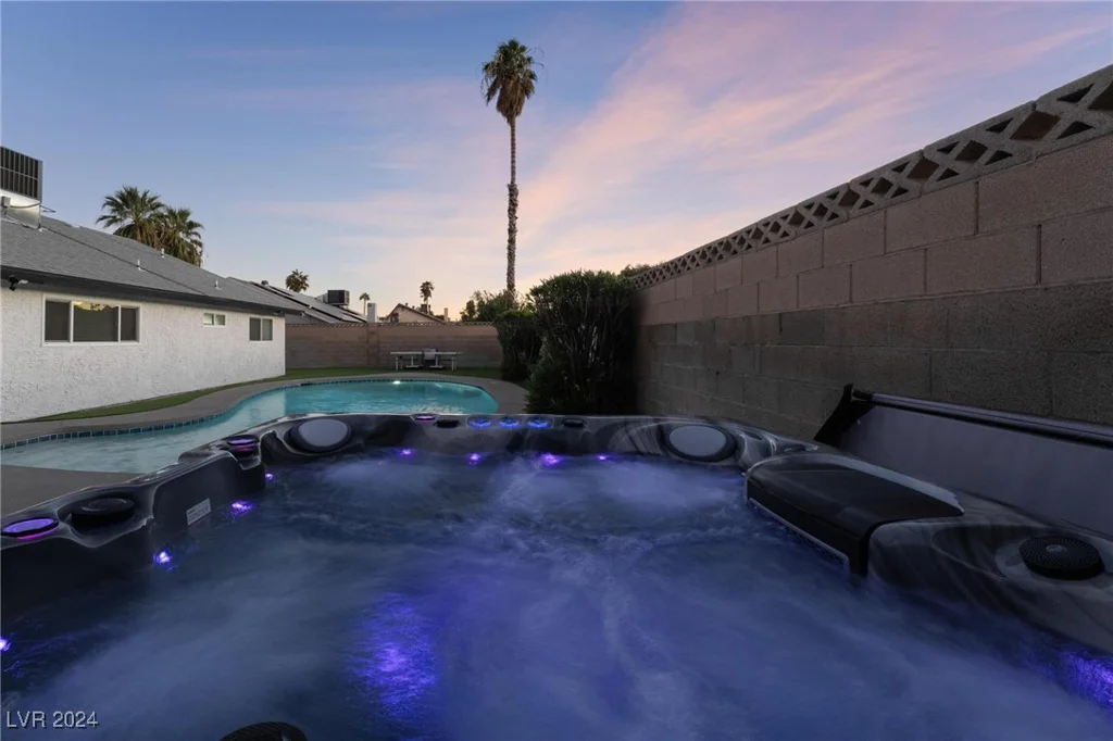 4261 El Moor, Las Vegas, NV 89121