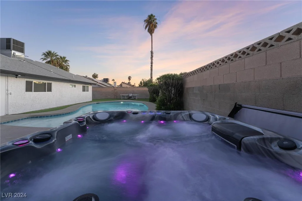 4261 El Moor, Las Vegas, NV 89121
