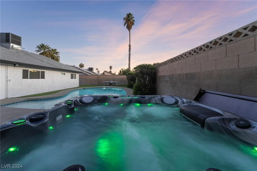 4261 El Moor, Las Vegas, NV 89121