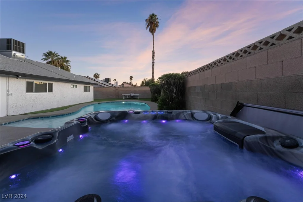 4261 El Moor, Las Vegas, NV 89121