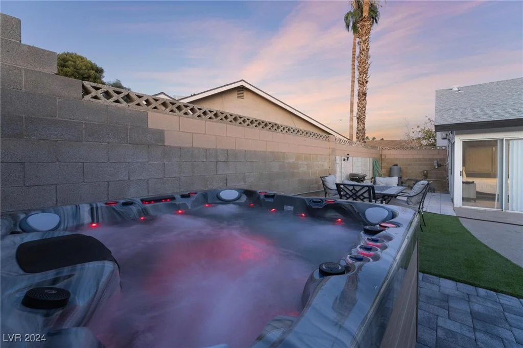 4261 El Moor, Las Vegas, NV 89121