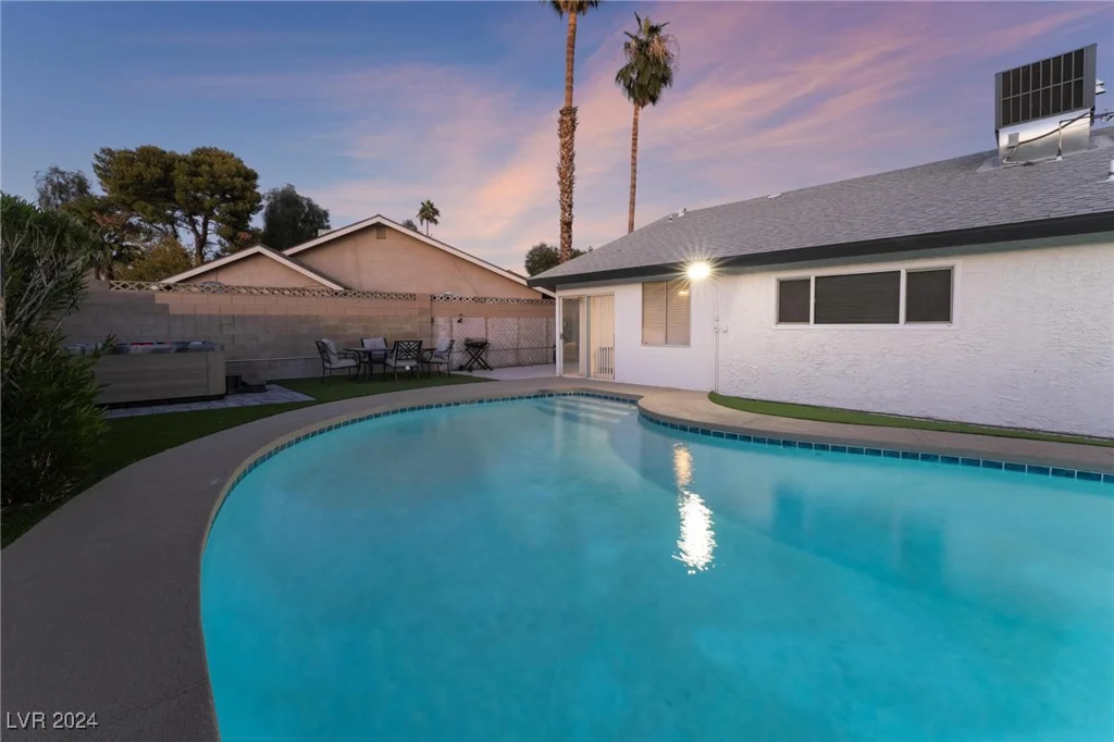 4261 El Moor, Las Vegas, NV 89121