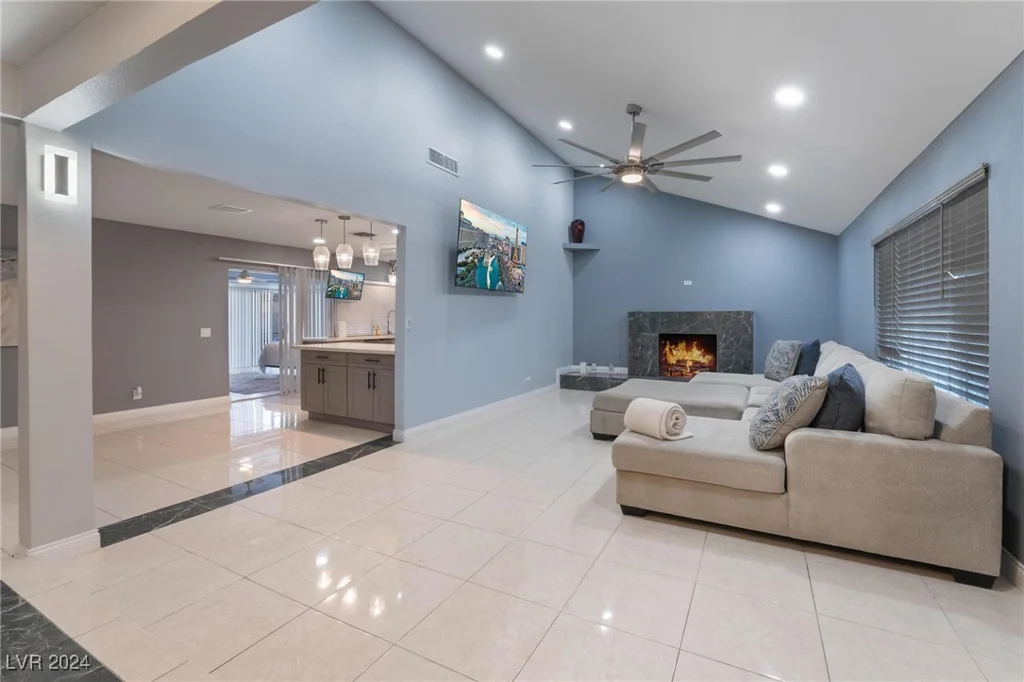 4261 El Moor, Las Vegas, NV 89121