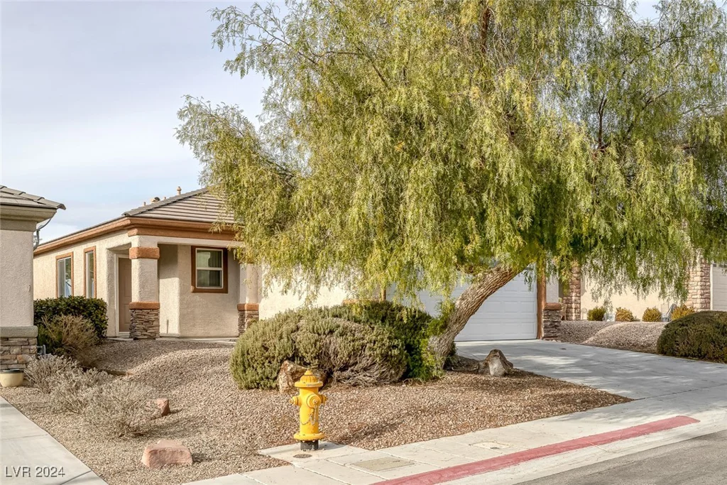 2540 Eclipsing Stars, Henderson, NV 89044
