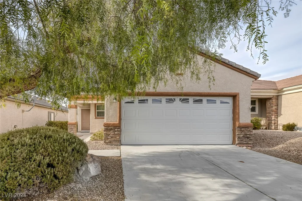 2540 Eclipsing Stars, Henderson, NV 89044