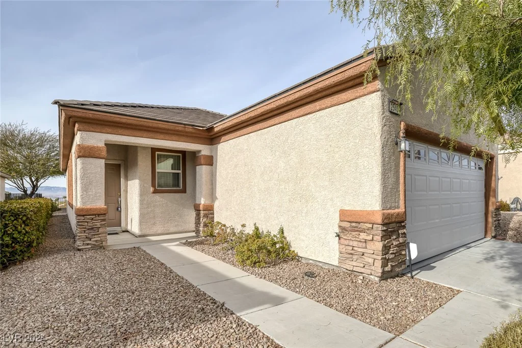 2540 Eclipsing Stars, Henderson, NV 89044