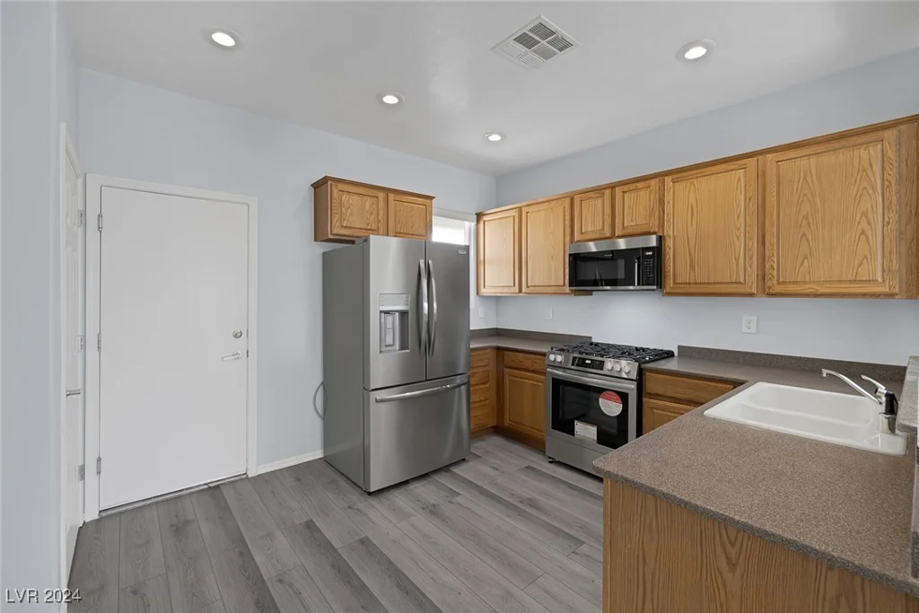 2540 Eclipsing Stars, Henderson, NV 89044