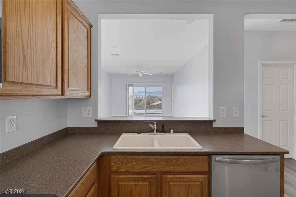 2540 Eclipsing Stars, Henderson, NV 89044