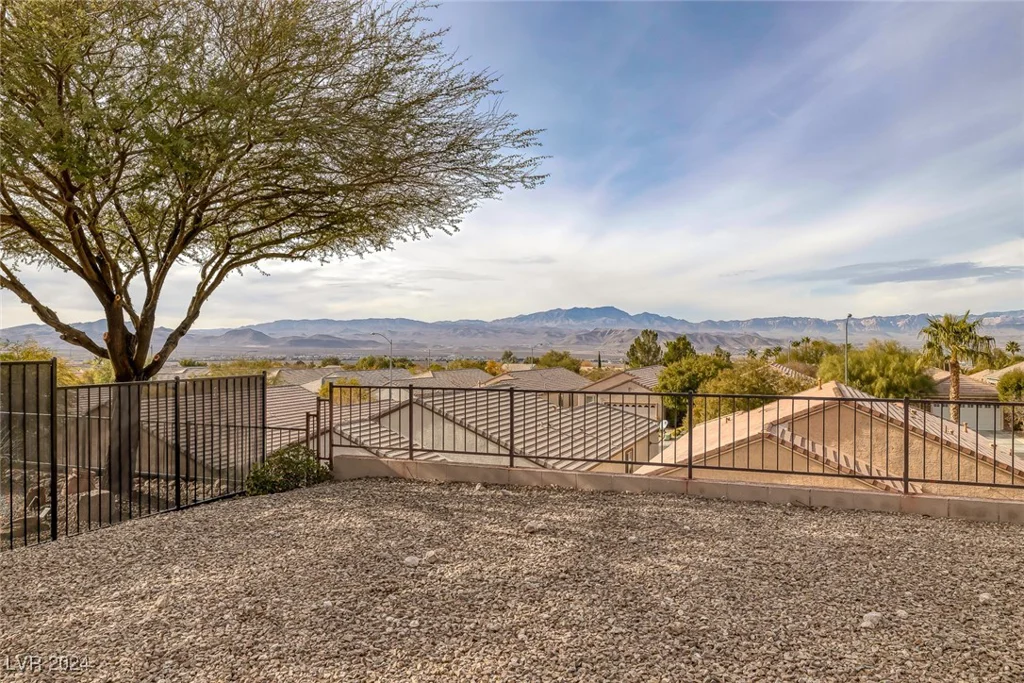 2540 Eclipsing Stars, Henderson, NV 89044